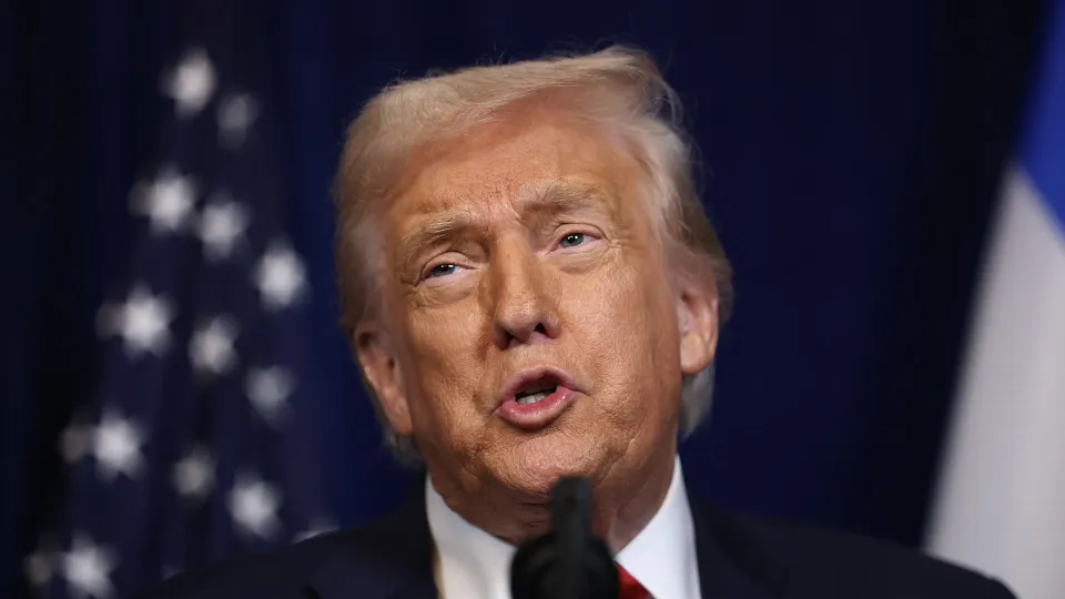 Novas tarifas globais impostas por Donald Trump entram em vigor hoje