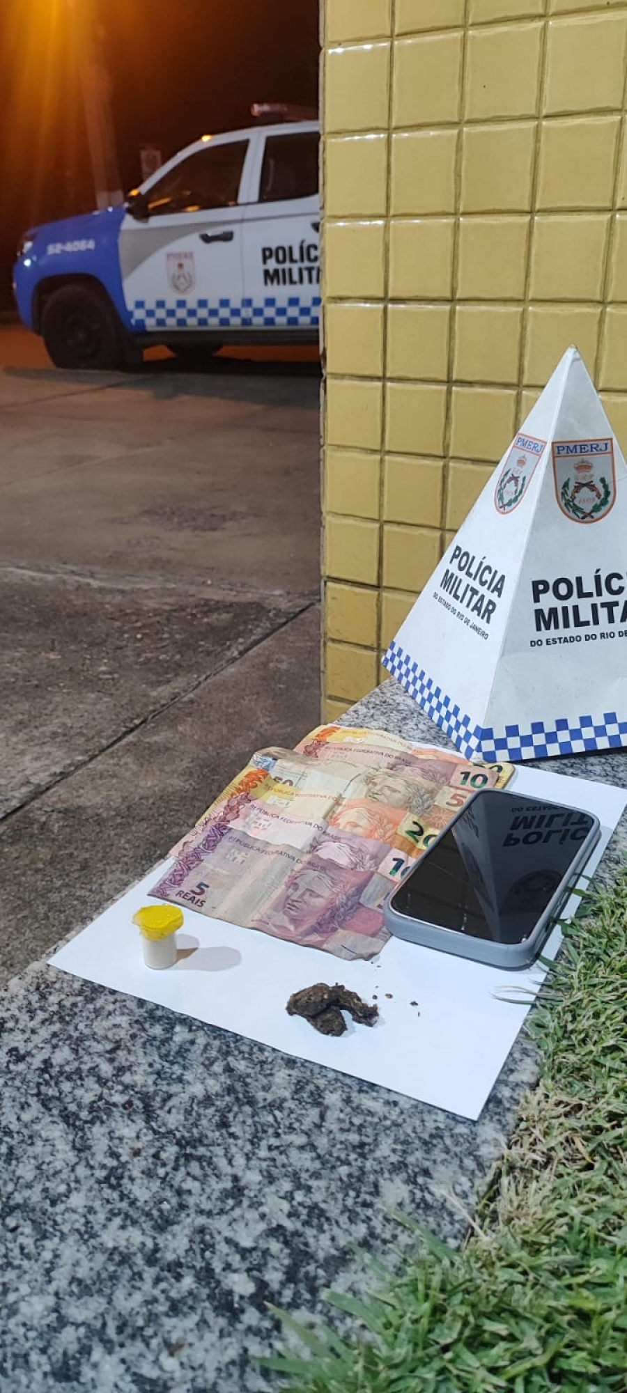 Suspeito é preso por tráfico de drogas durante abordagem policial em São Fidélis