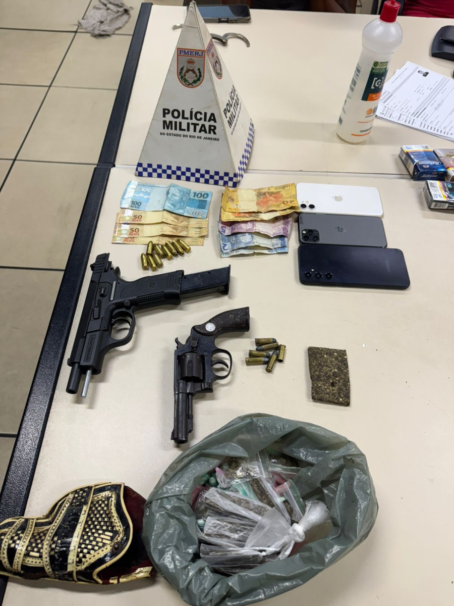 Ação da PM resulta em prisões e apreensão de drogas e armas em Atafona