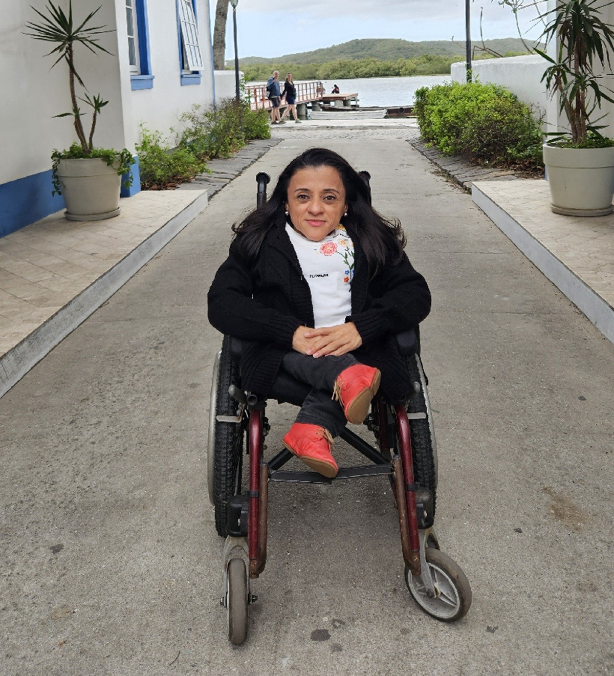 Evento em Macaé lança livro que propõe reflexão sobre deficiência com humor e afeto