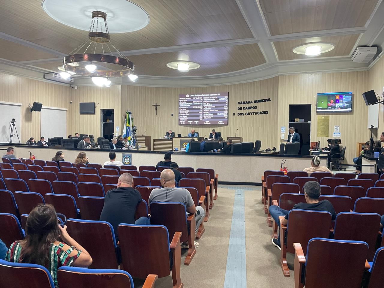 Câmara de Campos tem mudança na liderança do governo; movimento é reflexo da saída de Wladimir Garotinho para disputar as eleições