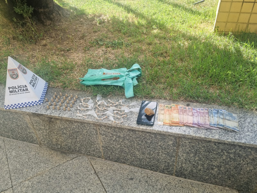 Suspeito é preso por tráfico de drogas após ação da PM em São Fidélis