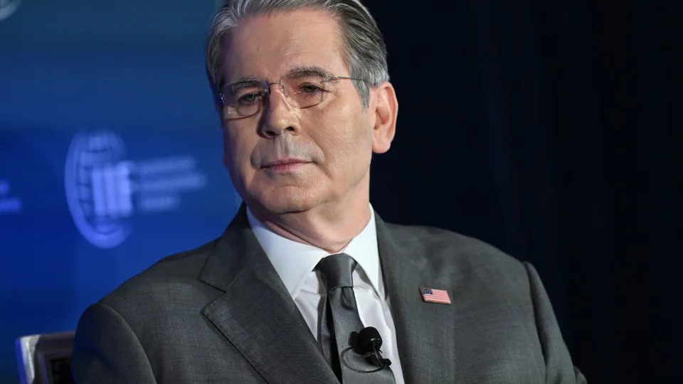 Bessent diz que tarifas de Trump poderão ser restauradas ao nível anterior até julho