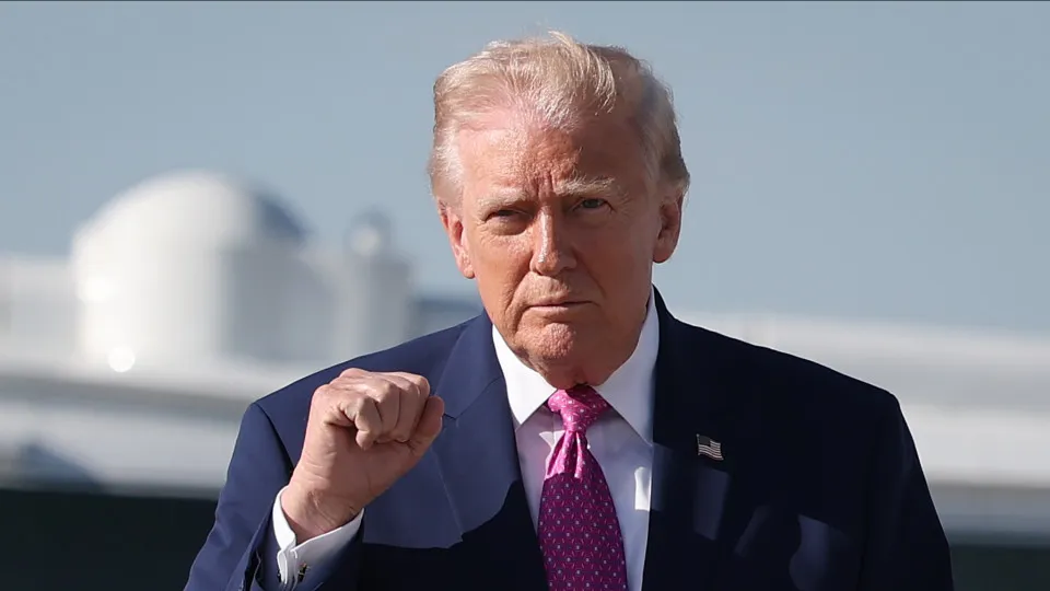 Horas antes do fim do prazo, Trump prorroga trégua com Irã até fim de negociações