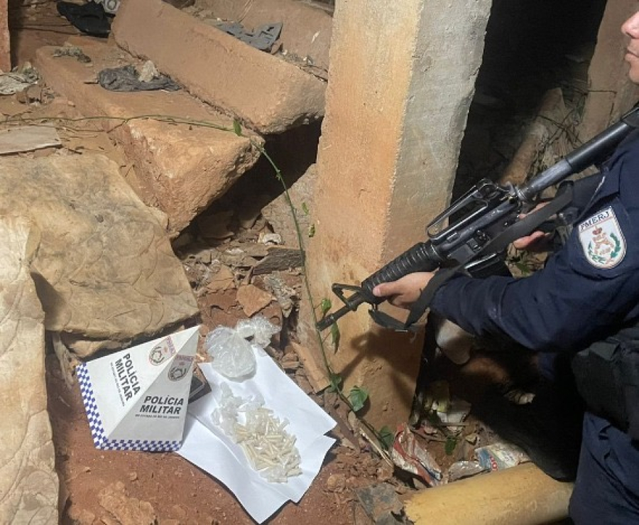 Material entorpecente e equipamentos são apreendidos em área de São Fidélis