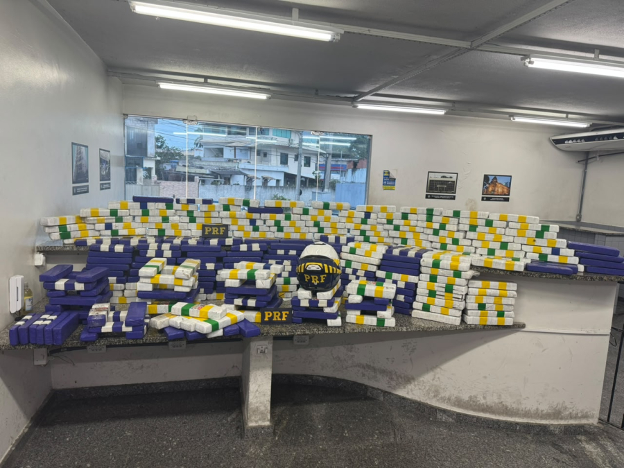 PRF apreende mais de 200 quilos de maconha em caminhão durante fiscalização na BR-101, em Campos