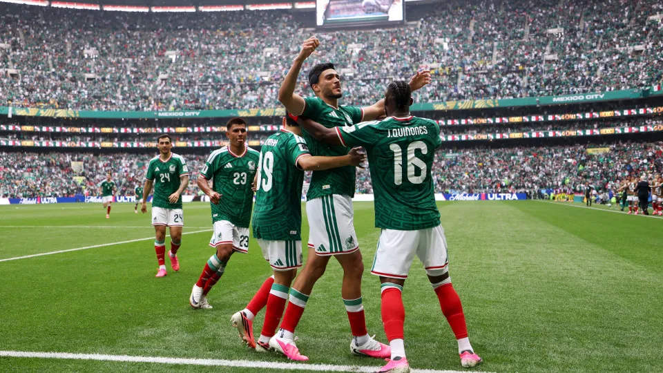 México abre a Copa em casa e conquista vitória sobre a África do Sul