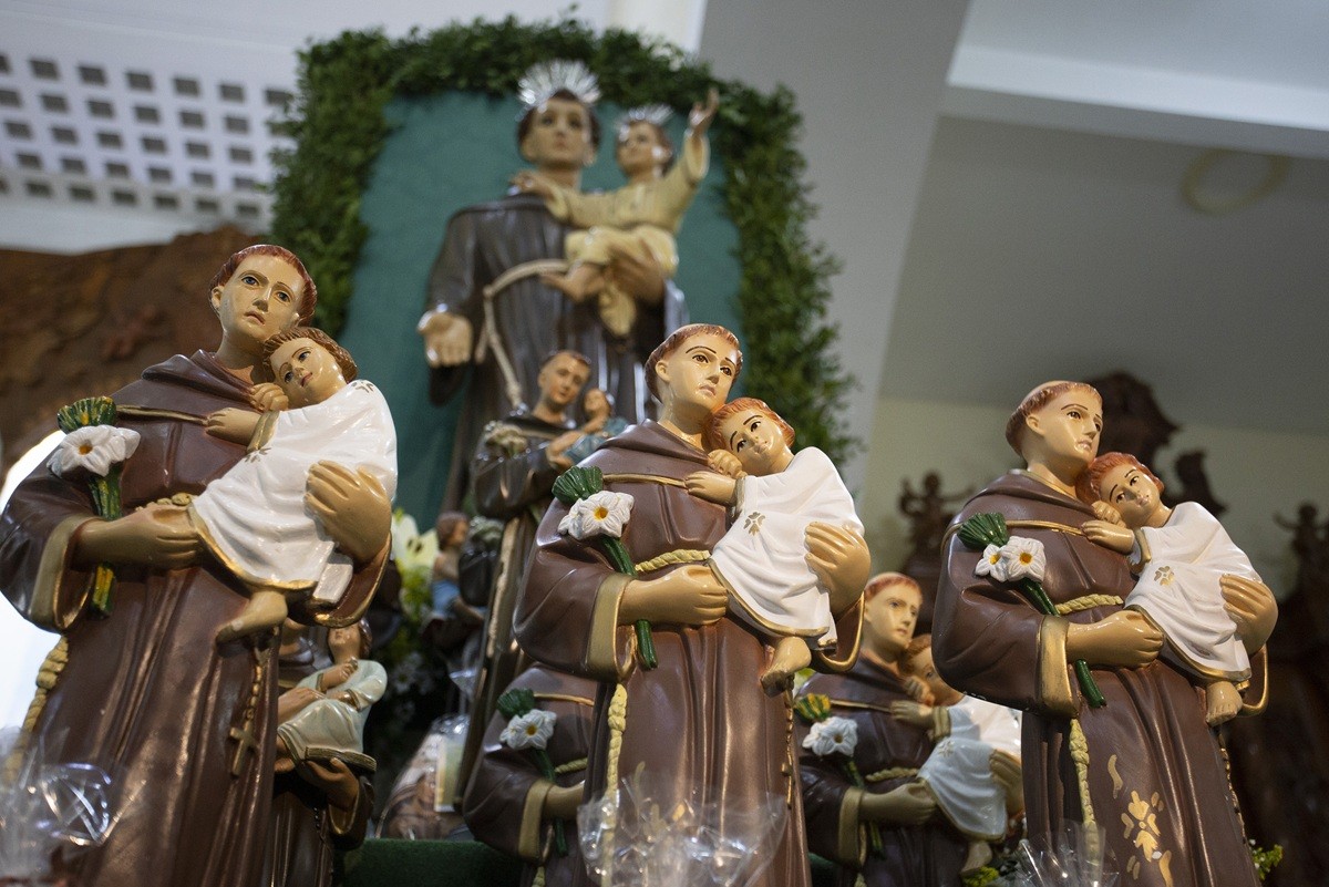 Festa de Santo Antônio reúne fiéis em programação especial pelo dia do padroeiro em Campos