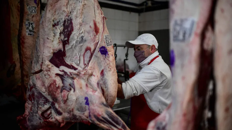 Lula no G7 gera expectativa por tarifa dos EUA e veto à carne pela UE