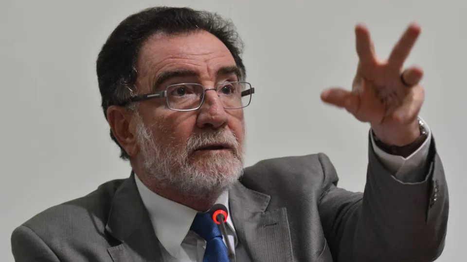 Patrus Ananias confirma pré-candidatura ao governo de Minas pelo PT