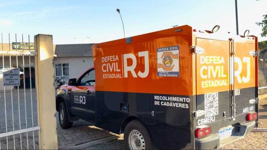 Mulher de 57 anos morre após carro bater contra poste próximo ao Mosteiro de São Bento, na Baixada Campista