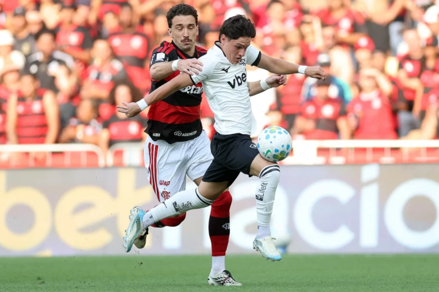 Flamengo vence Botafogo por 3 a 0 no Maracanã e soma três pontos no Brasileirão