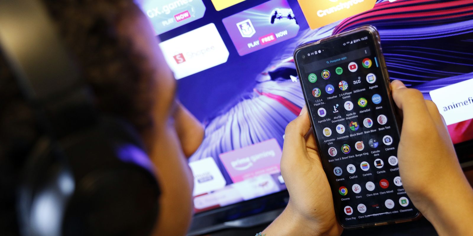 Relatório com participantes de 21 países aponta dimensão da violência sexual facilitada pela tecnologia e mostra que redes sociais concentram grande parte das ocorrências