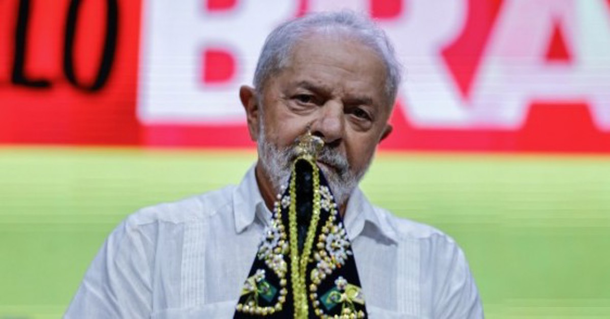 Janja posta Lula com Nossa Senhora Aparecida após polêmica com Flávio