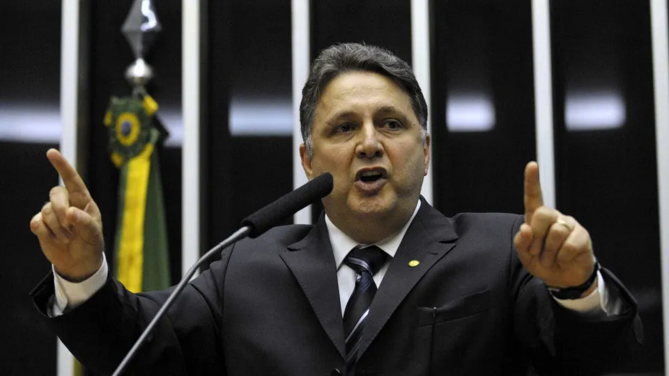 Jogada de Garotinho pode eleger Ruas no 1º turno; TSE decide quinta