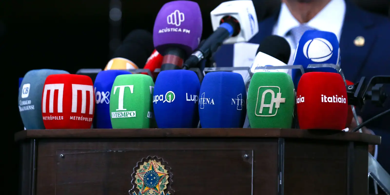 Jornalistas sofreram mais de 14 mil ataques no 1º turno das eleições