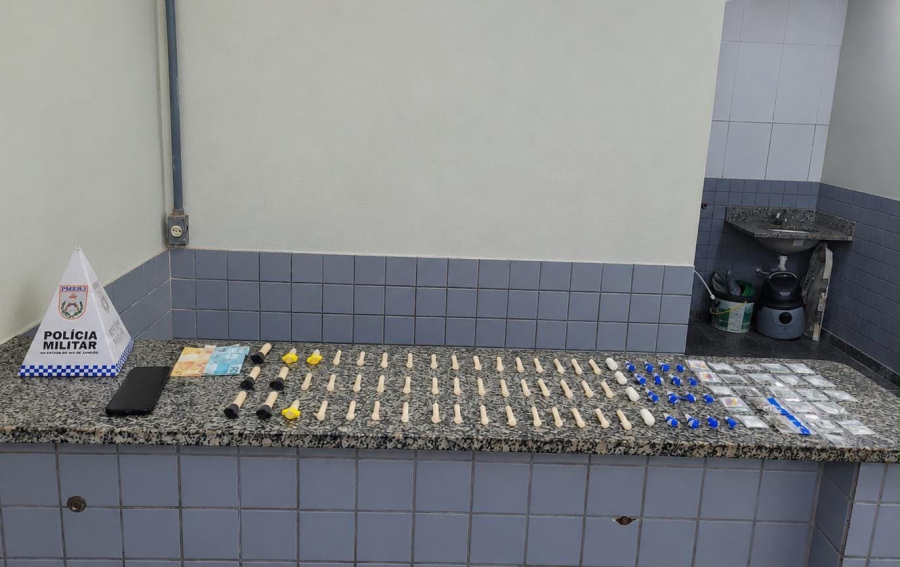 Suspeito é detido com cocaína, maconha e dinheiro em Custodópolis
