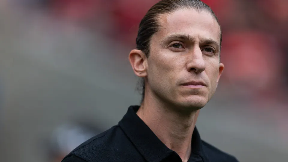 Filipe Luís reclama de 'turbulência externa': 'Não tem um que ganhe sempre'