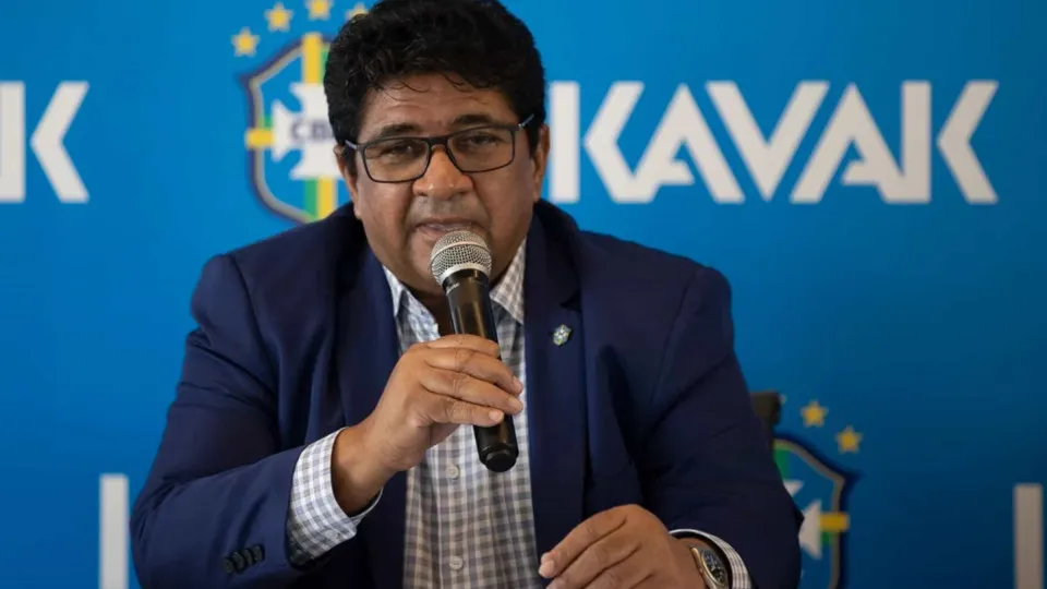 Ednaldo lidera troca no estatuto e ganha mais poder até sobre camisa na CBF