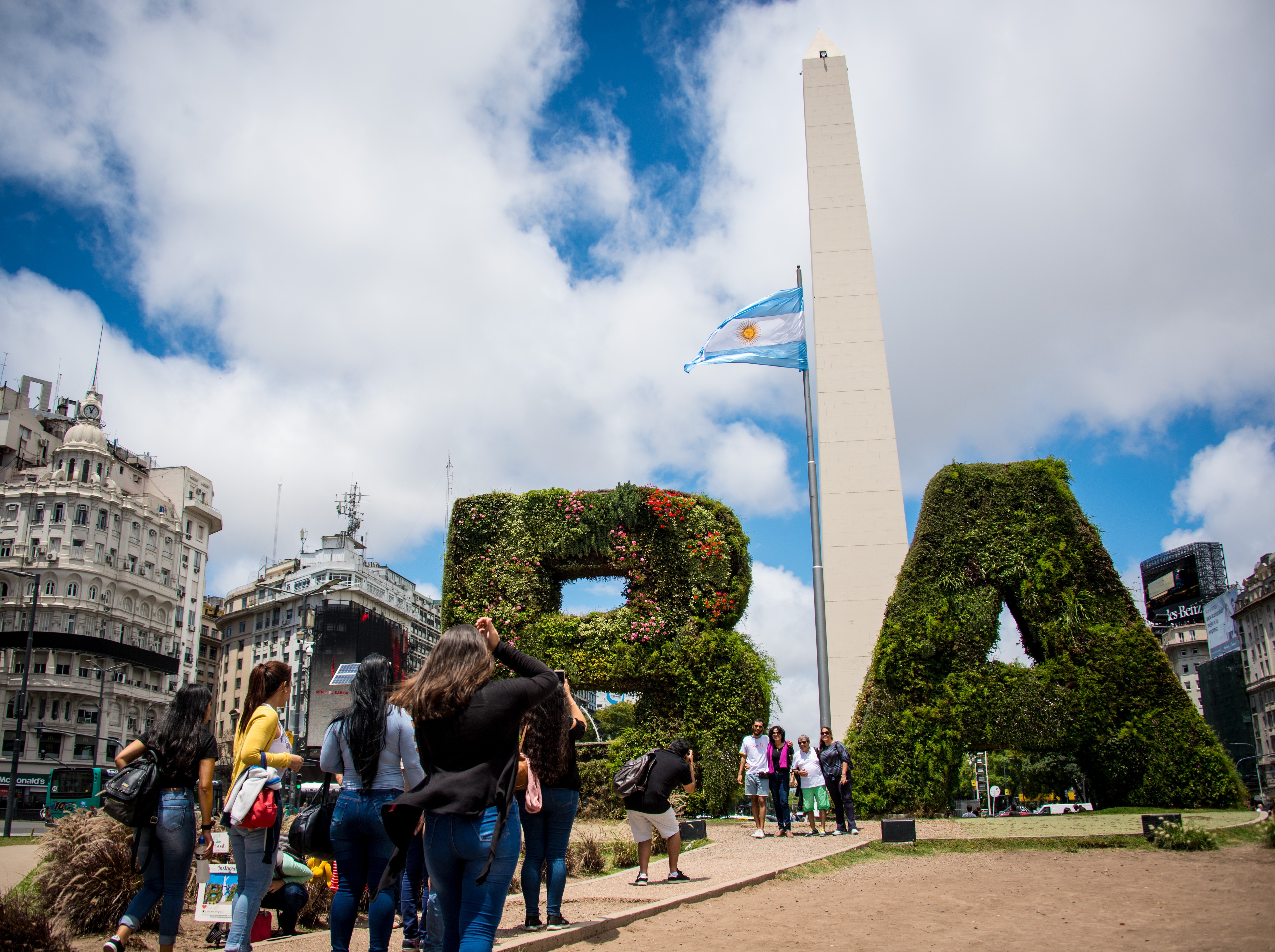 Estudantes brasileiros poderão recorrer caso universidades públicas da Argentina passem a cobrar, sinaliza advogada