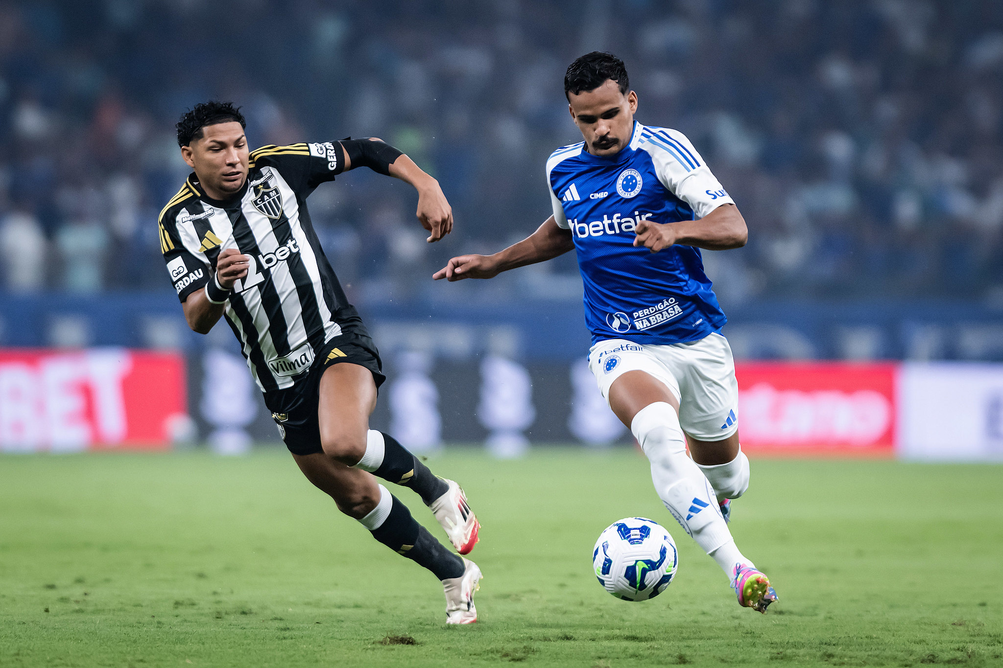 Cruzeiro e Atlético-MG empatam sem gols pelo Brasileirão
