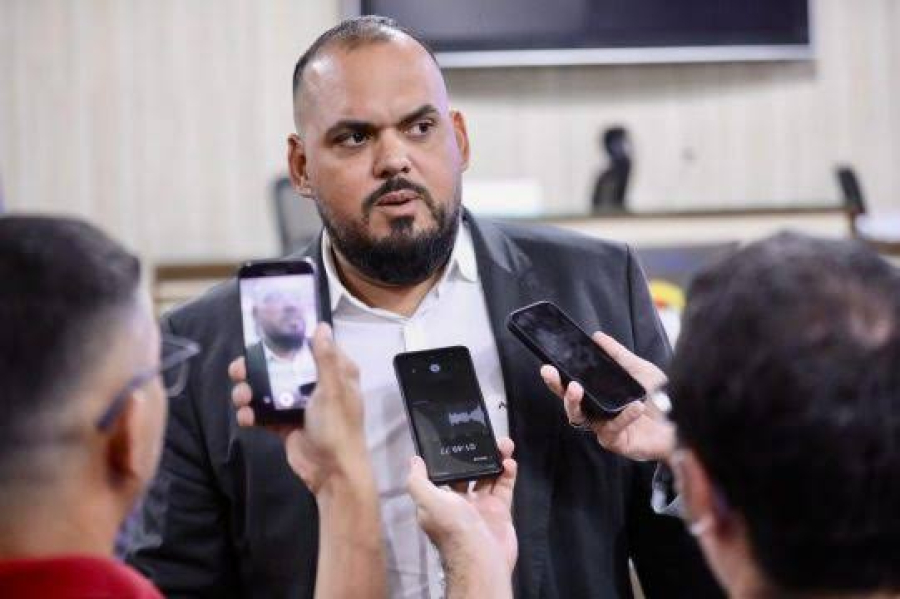 Marquinho Bacellar usa tribuna da Câmara para aconselhar Wladimir após críticas ao presidente da Alerj, Rodrigo Bacellar