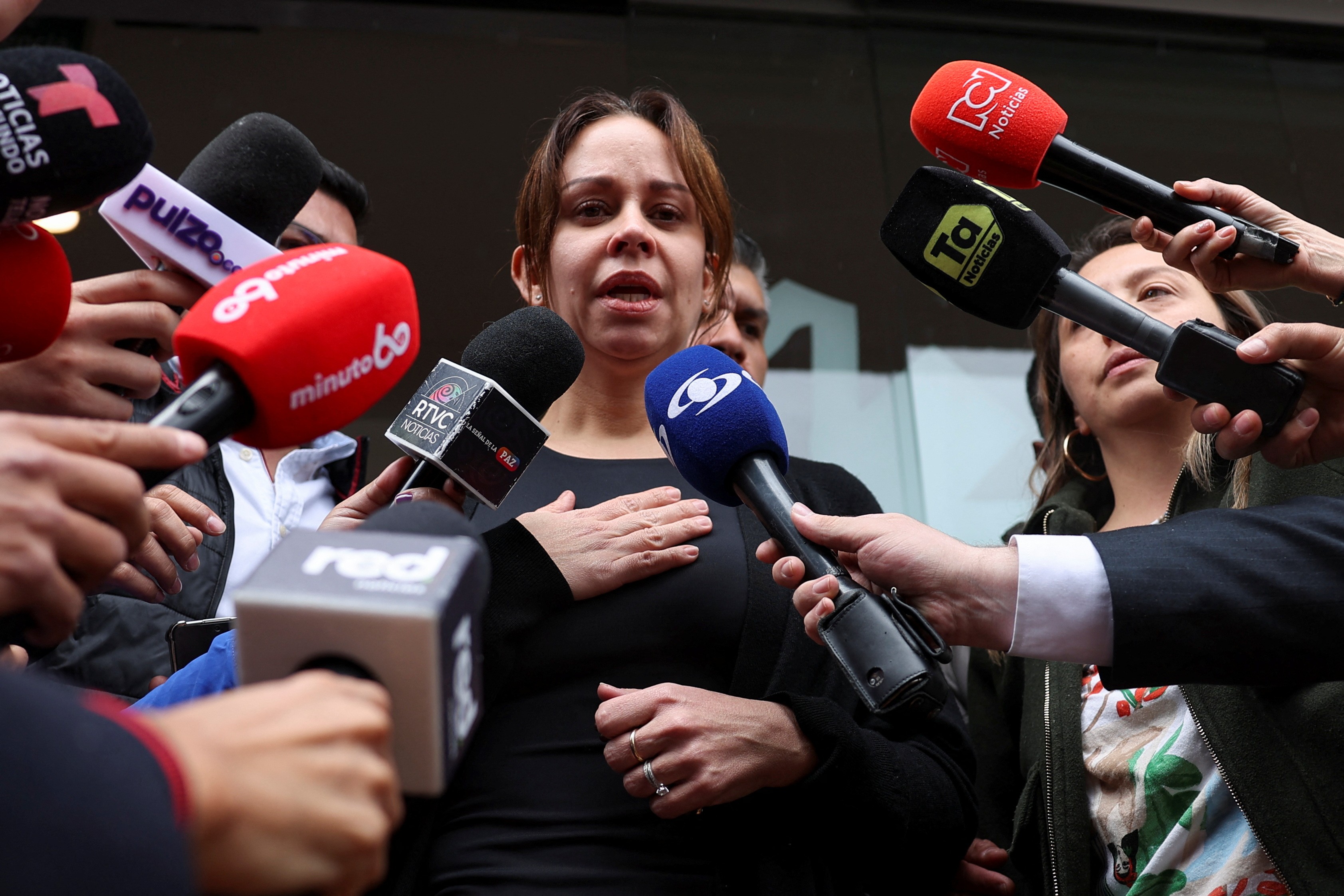 Pré-candidato à presidência da Colômbia baleado segue em estado crítico, mas estável, diz hospital