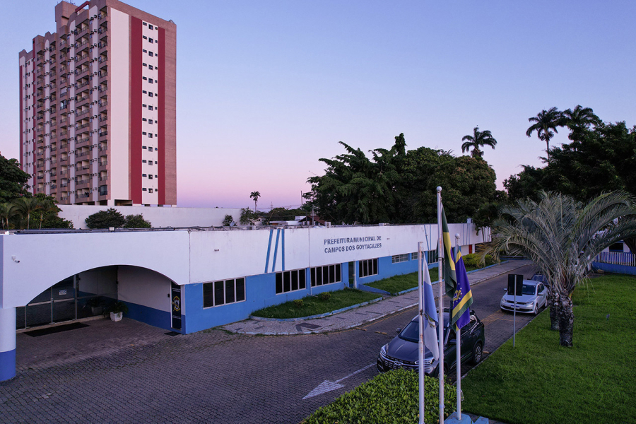 Servidores de Campos amanhecem com salário e 13º na conta nesta segunda-feira